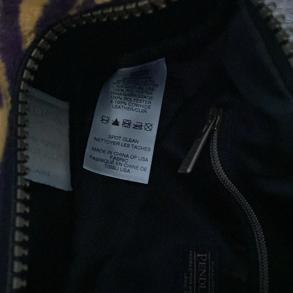 Pendleton Chevron Travel Echo Peaks Purple Crossbody Zipper Bag NWT - Picture 10 of 12